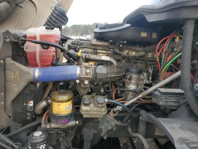 2015 Freightliner Cascadia Semi Truck