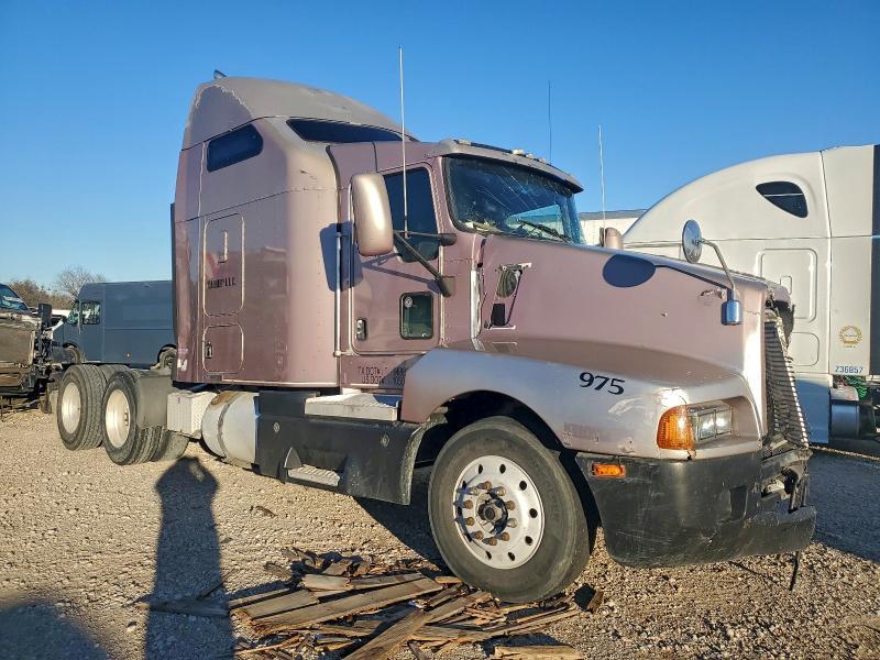 2005 Kenworth T600 Semi Truck