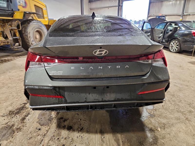 2025 Hyundai Elantra se