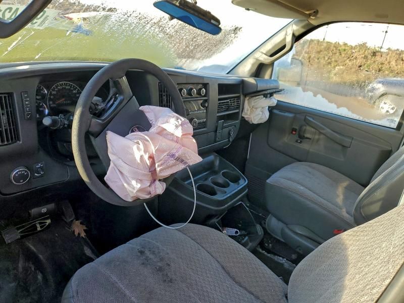 2016 GMC Savana G35 Delivery Van