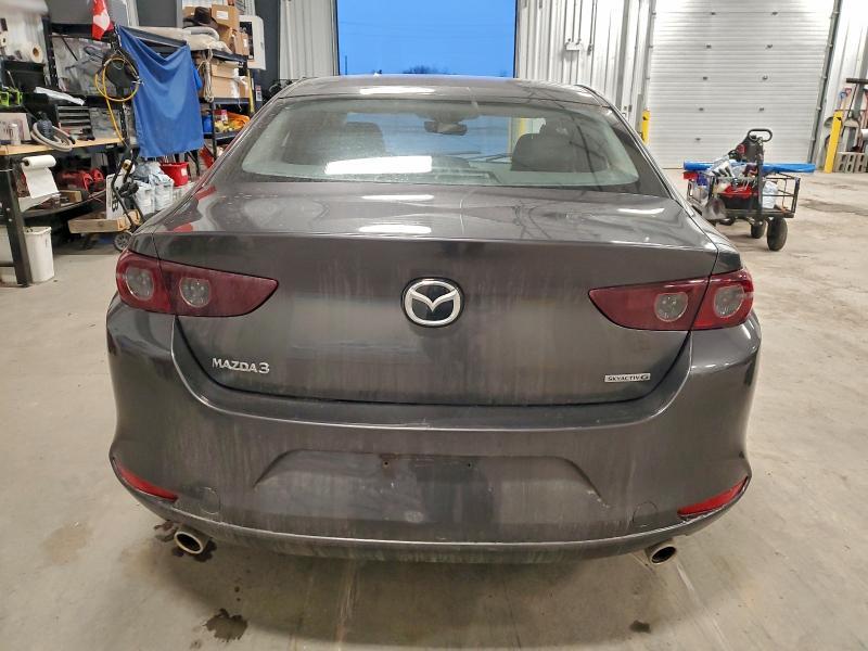 2021 Mazda 3 gs 4DR