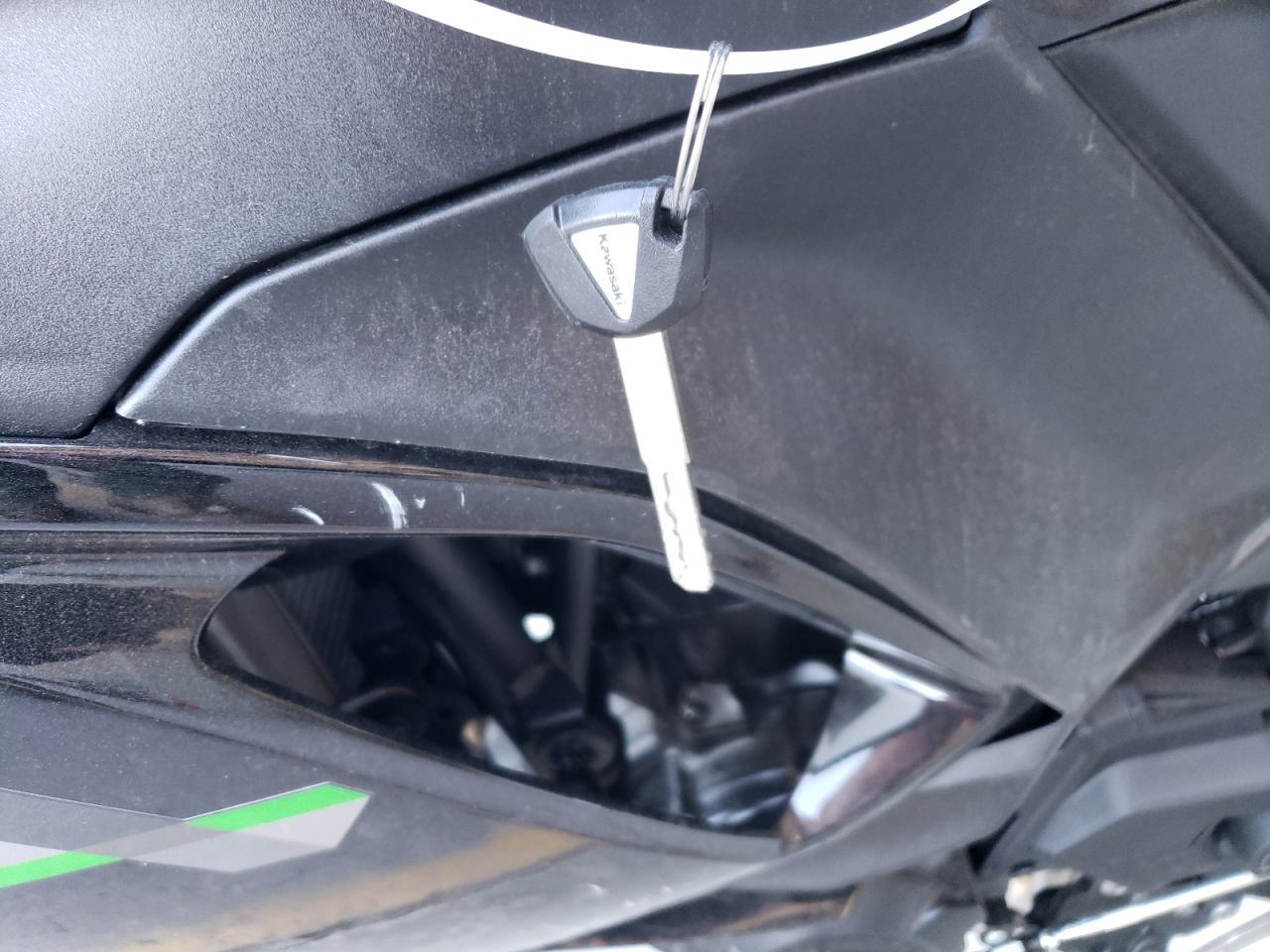 2025 Kawasaki EX650 R