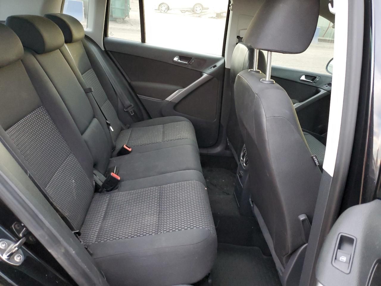 2009 Volkswagen Tiguan s