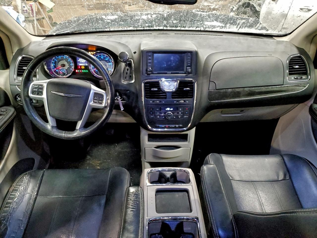 2014 Chrysler Town & Country Touring l