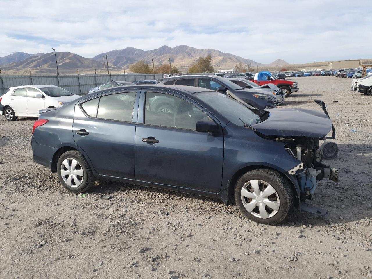 2017 Niss Versa 1.6 s Plus