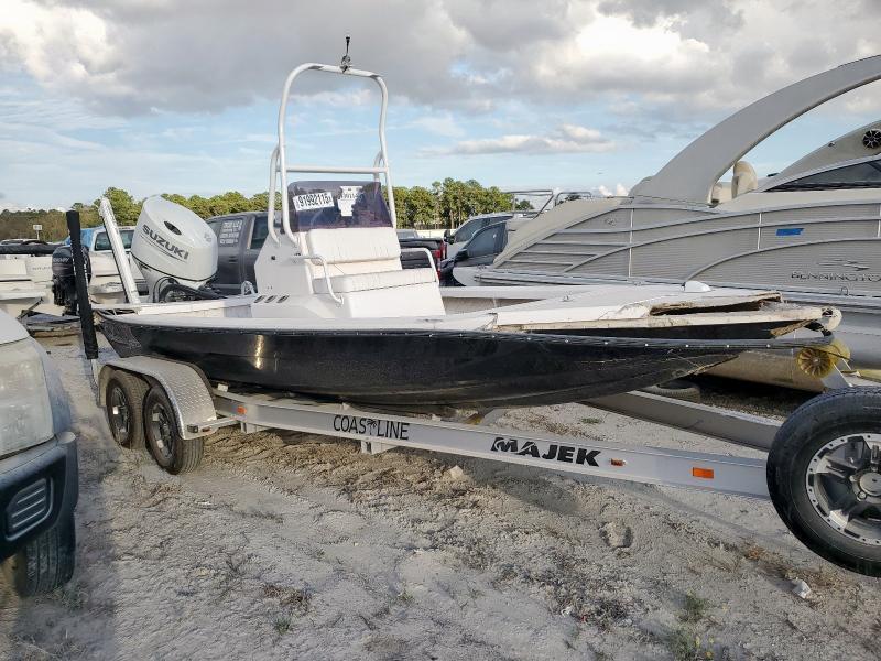 2025 Majek Boat
