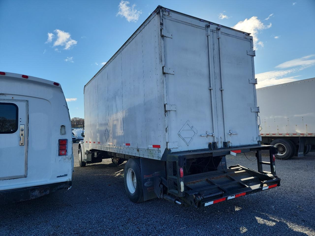 2006 Freightliner Business Class M2 BOX Truck