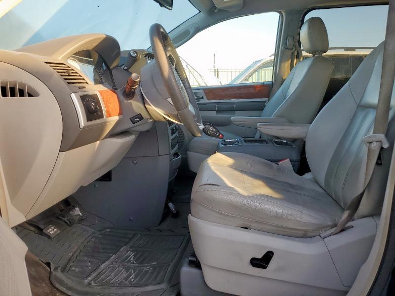 2009 Chrysler Town & Country Touring