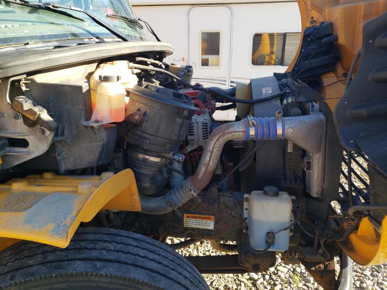 2015 Freigliner 2015 Freightliner B2 Bus Chassis School Bus
