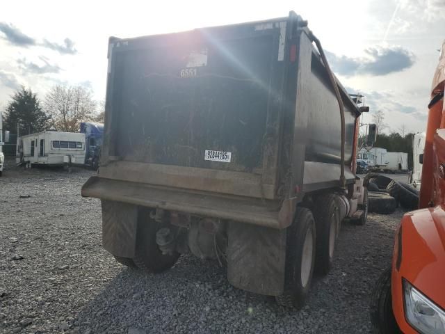 2016 Western Star 2016 Western Star 4700 Dump Truck