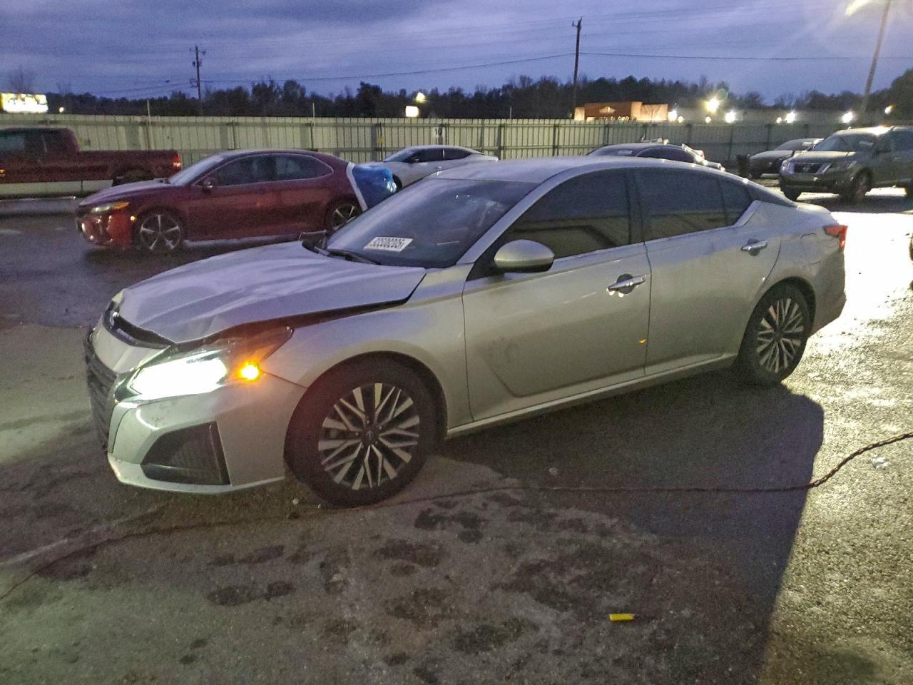 2023 Nissan Altima sv