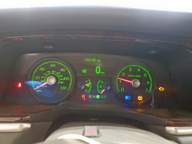 2009 Lincoln Town car Signature Limited