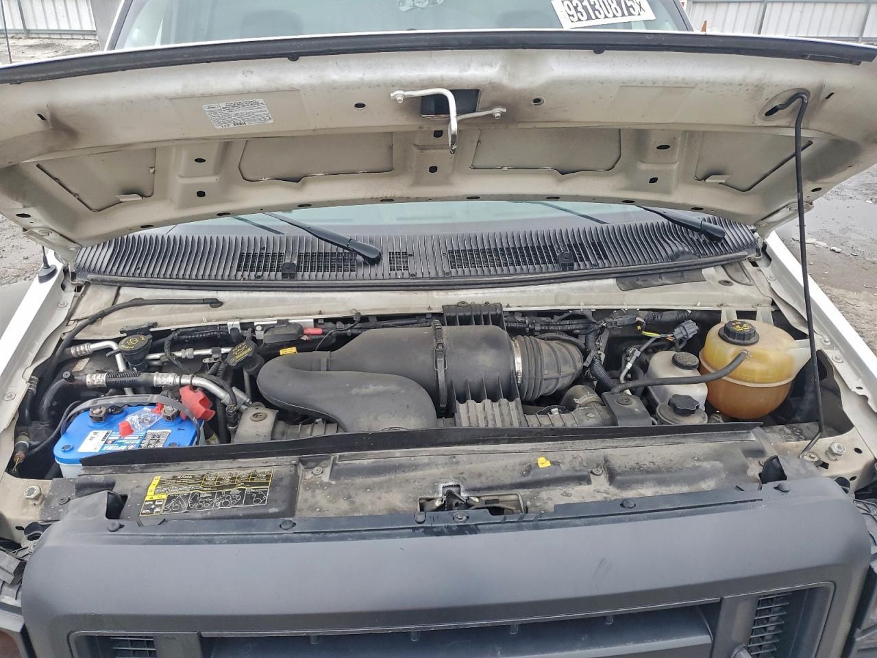 2013 Ford E350 BOX Truck