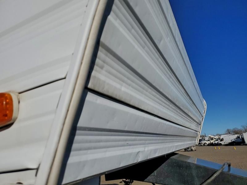 2001 Wildcat 5th Wheel