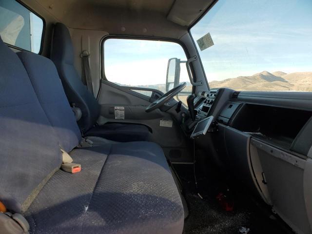 2010 Mitsubishi Fe 84D box Truck