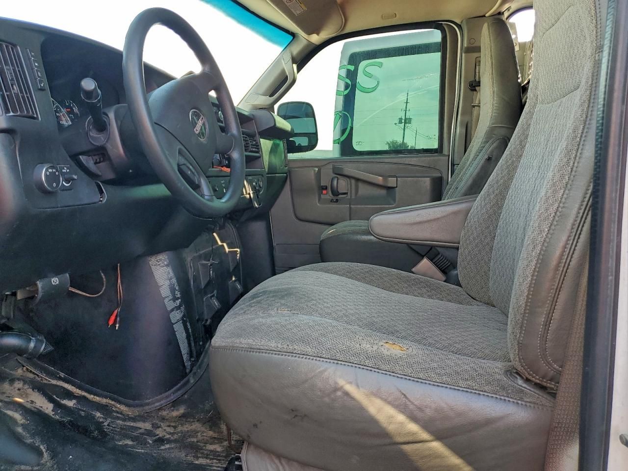 2017 GMC Savana Utility / Service Van