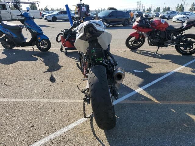 2025 Kawasaki ZX400 S