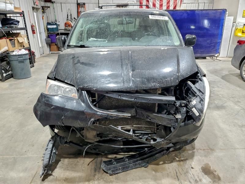 2013 Chrysler Town & Country Touring