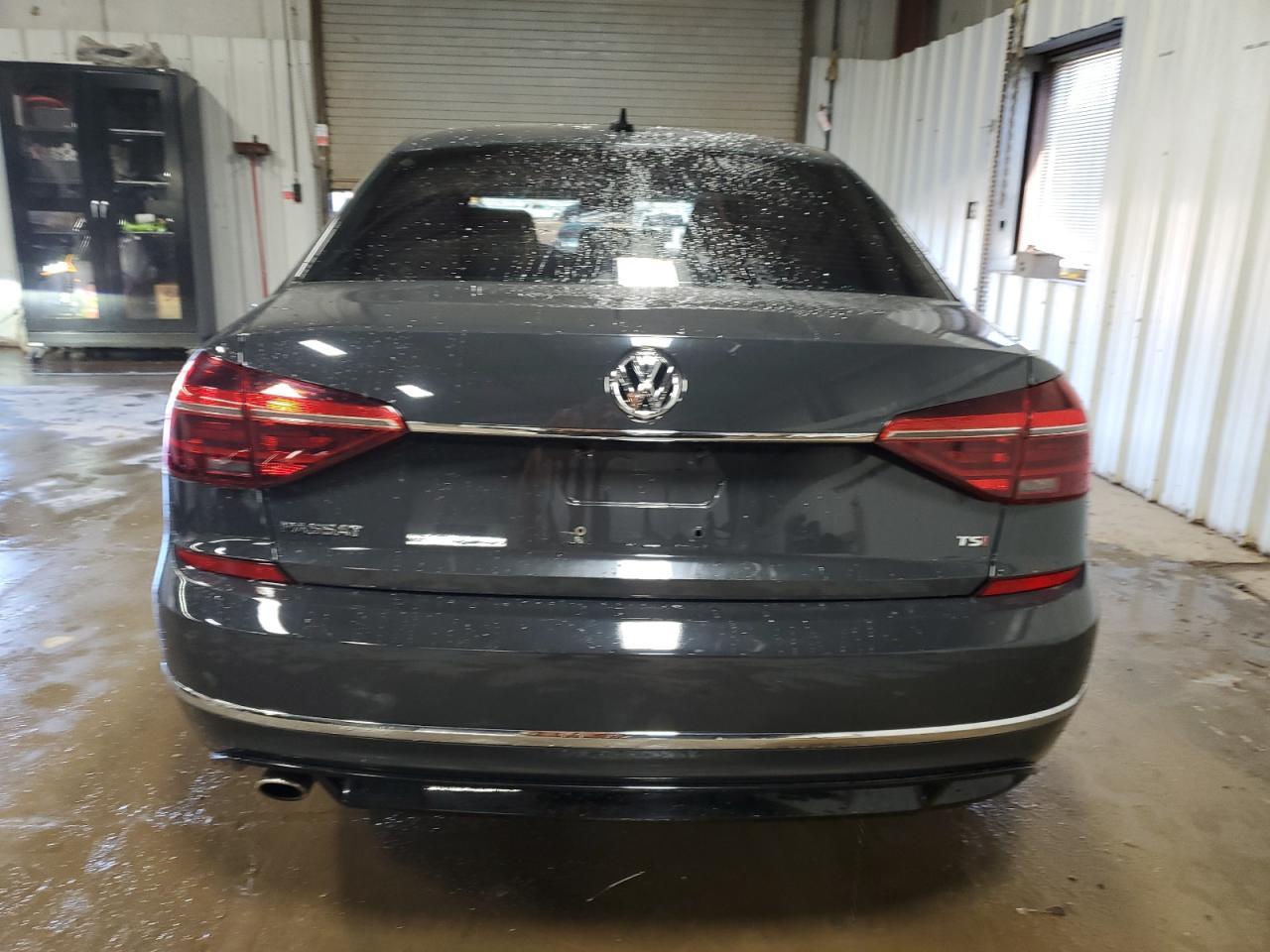 2017 Volkswagen Passat R-line