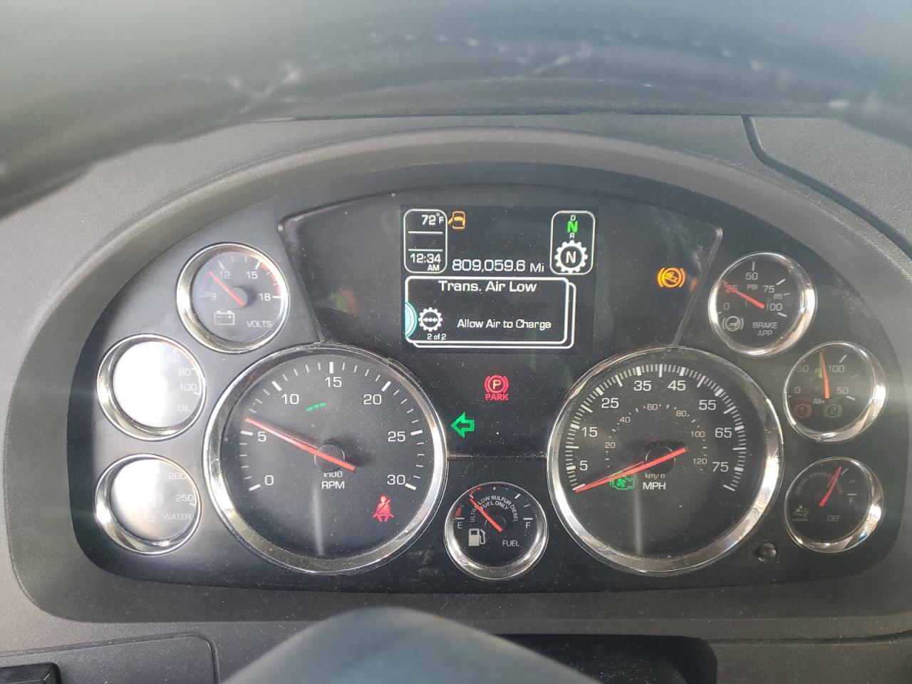 2020 Kenworth T680 Semi Truck