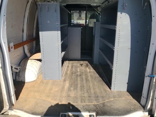 2013 Chevrolet Express G2500 Delivery Van