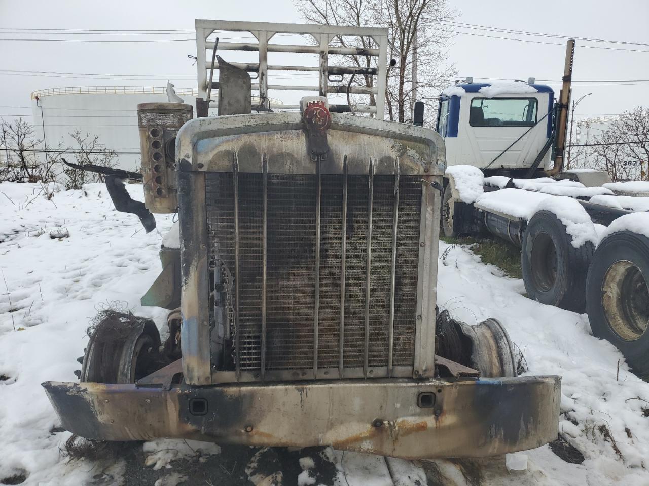 2020 Kenworth Construction W900