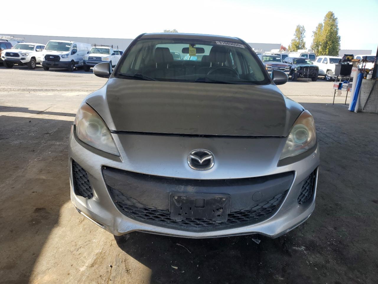 2013 Mazda 3 I