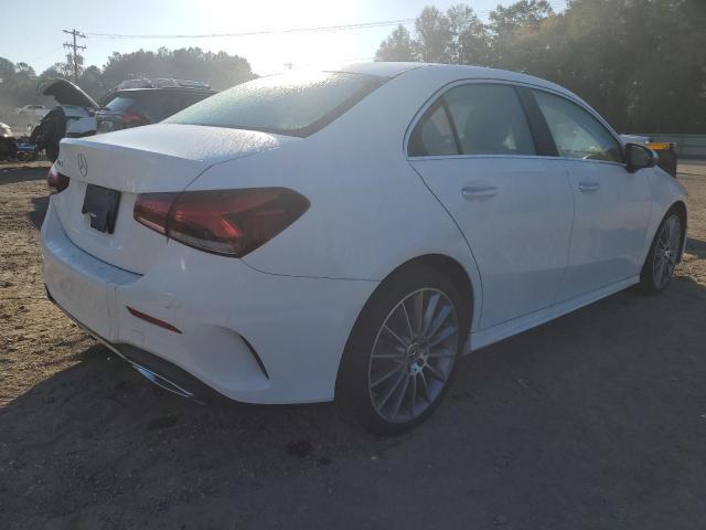2022 Mercedes-Benz A 220