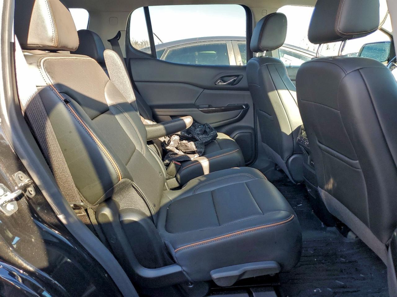 2022 GMC Acadia AT4