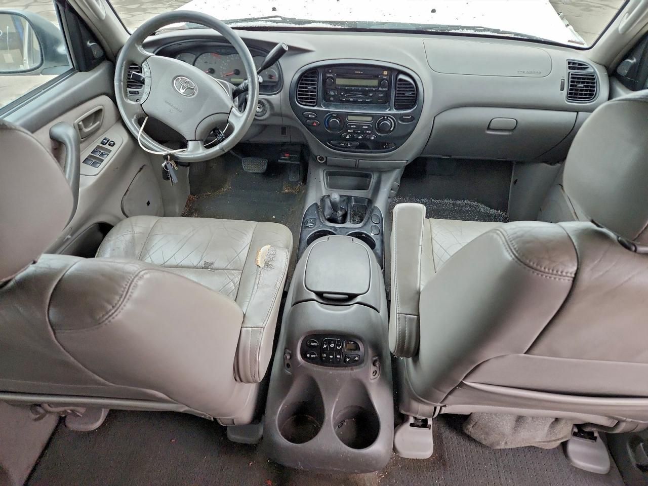 2004 Toyota Sequoia SR5