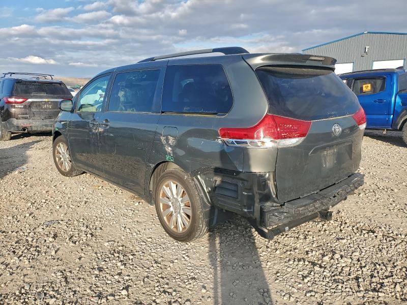2011 Toyota Sienna le