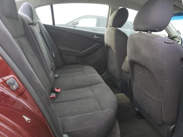 2012 Niss Altima Base