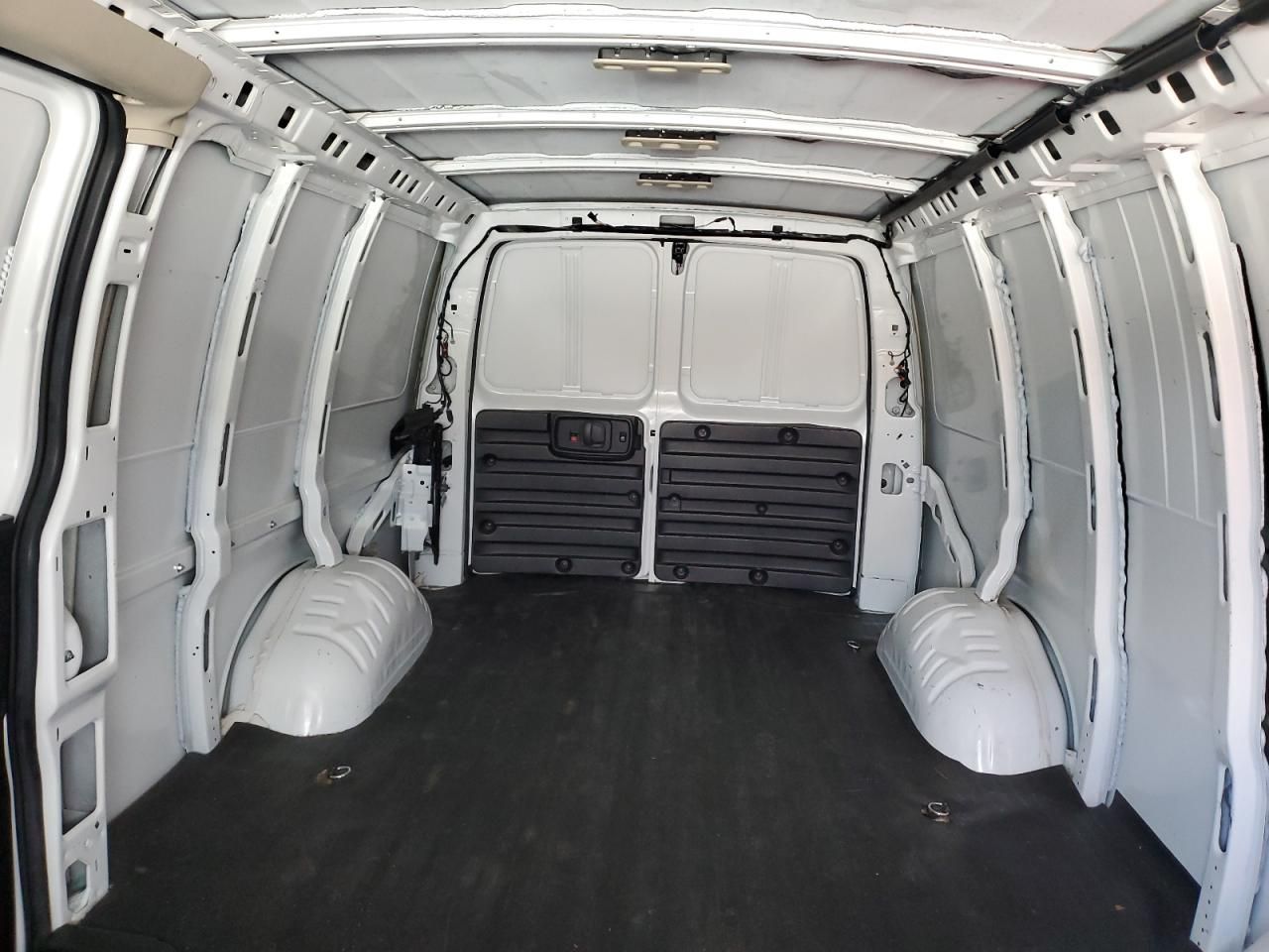 2022 Chevrolet Express G2500