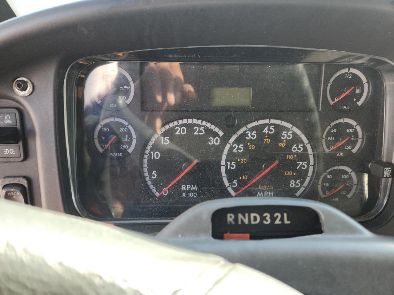 2006 Freightliner Business Class M2 BOX Truck