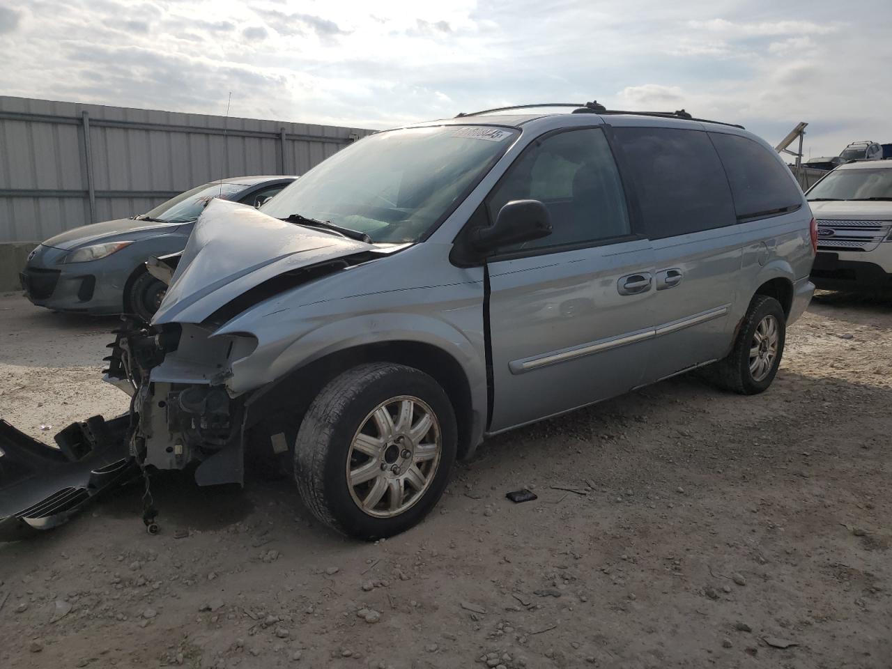 2005 Chrysler Town & Country Touring