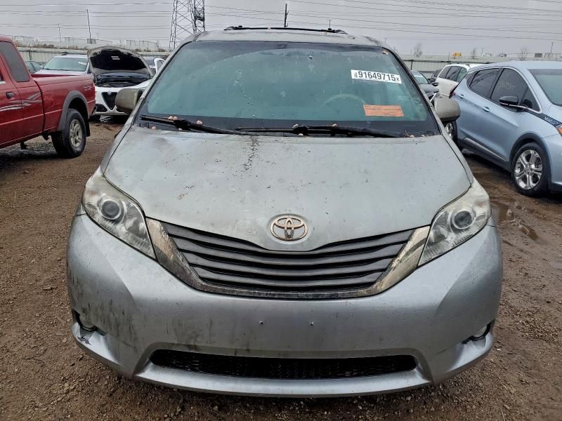 2014 Toyota Sienna xle