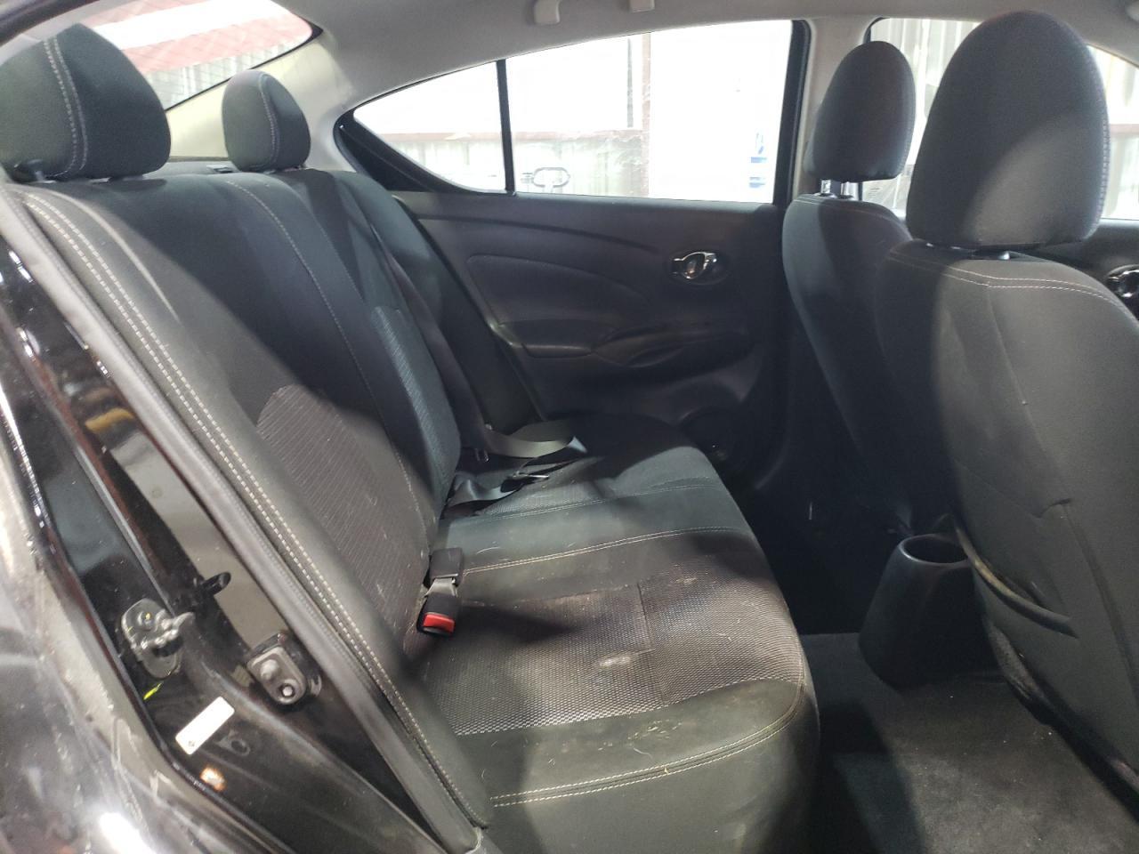 2018 Nissan Versa s