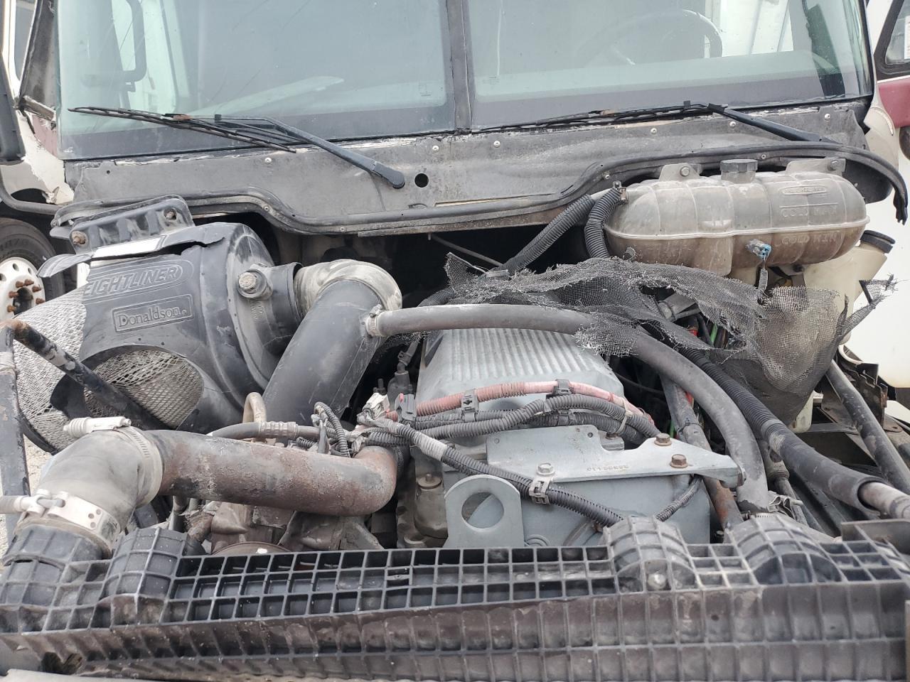 2007 Freightliner CST120 Semi Truck