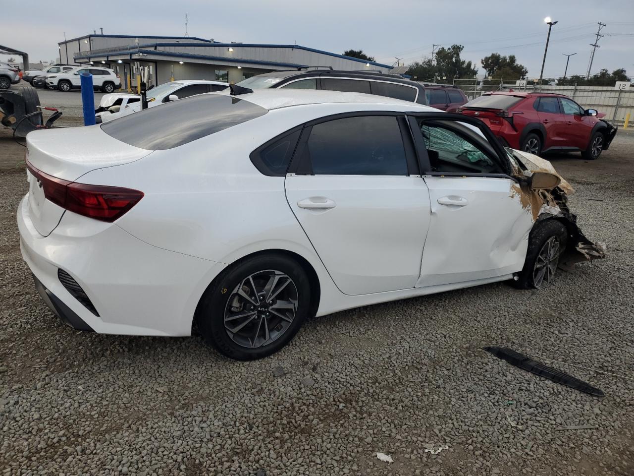2024 KIA Forte lx