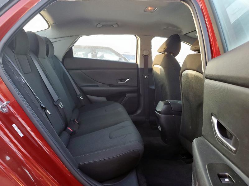 2024 Hyundai Elantra se