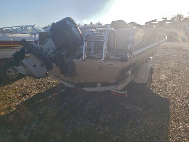 1999 Lowe Suncruiser Boat