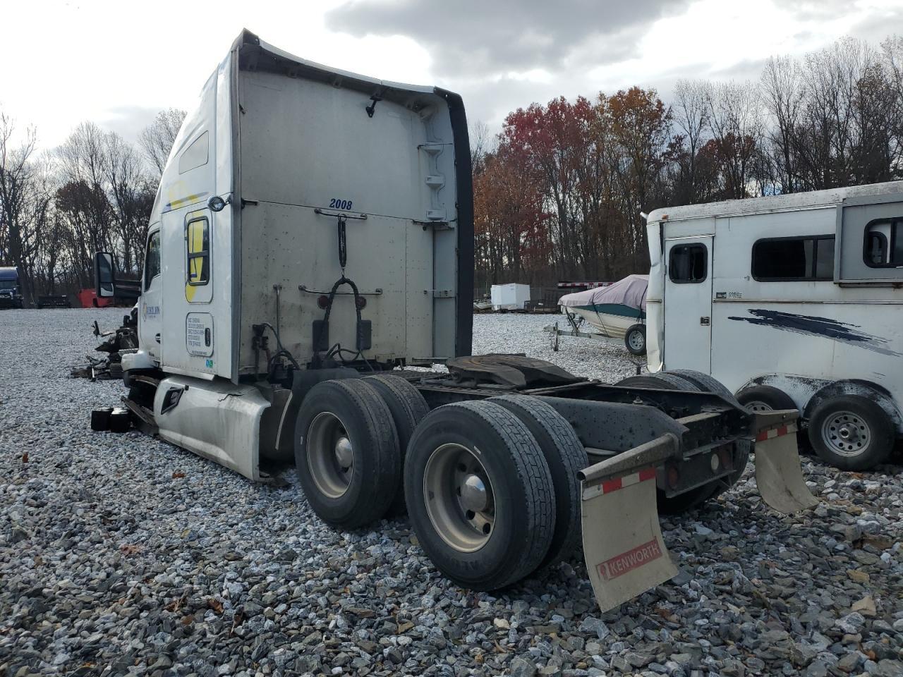 2018 Kenworth T680 Semi Truck