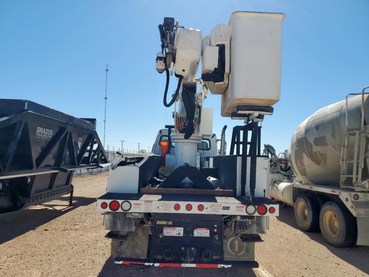 2020 Freightliner Business Class M2 Bucket Truck