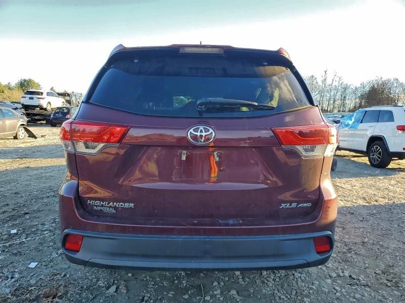 2018 Toyota Highlander se