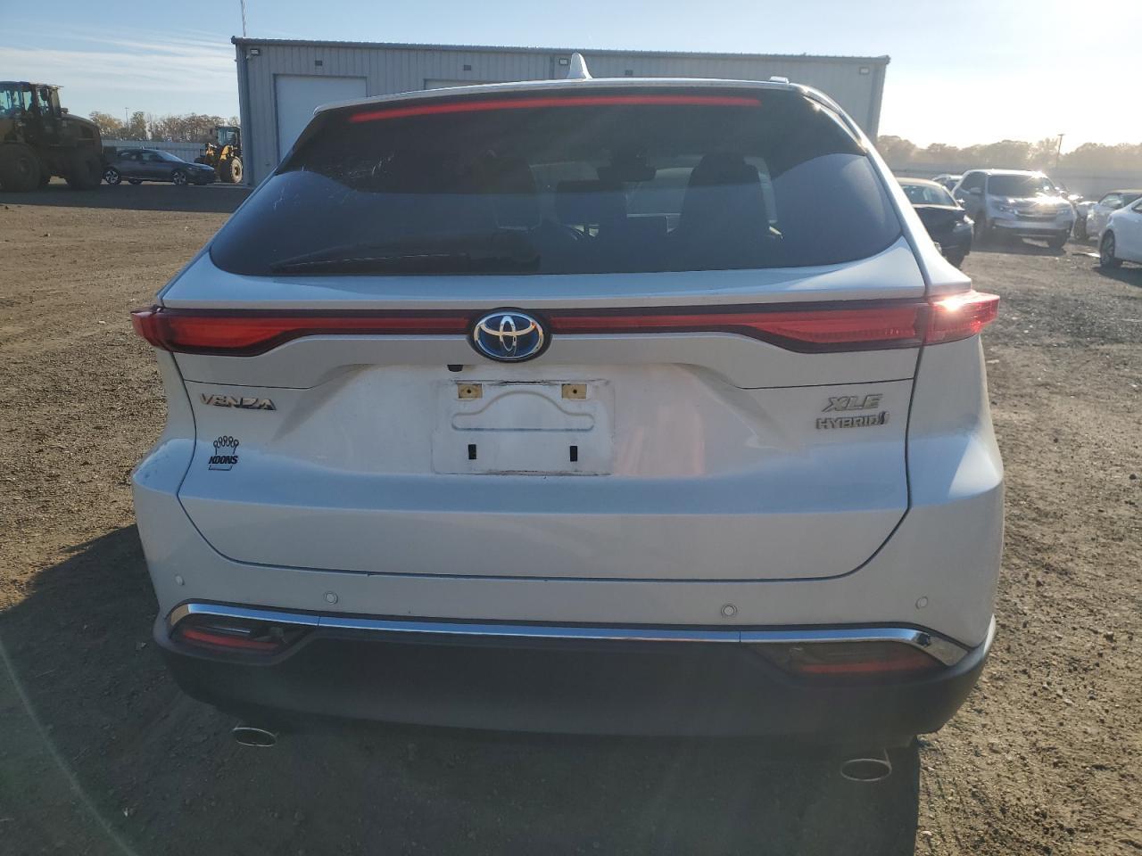 2022 Toyota Venza le