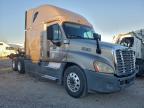 2015 Freightliner Cascadia Semi Truck