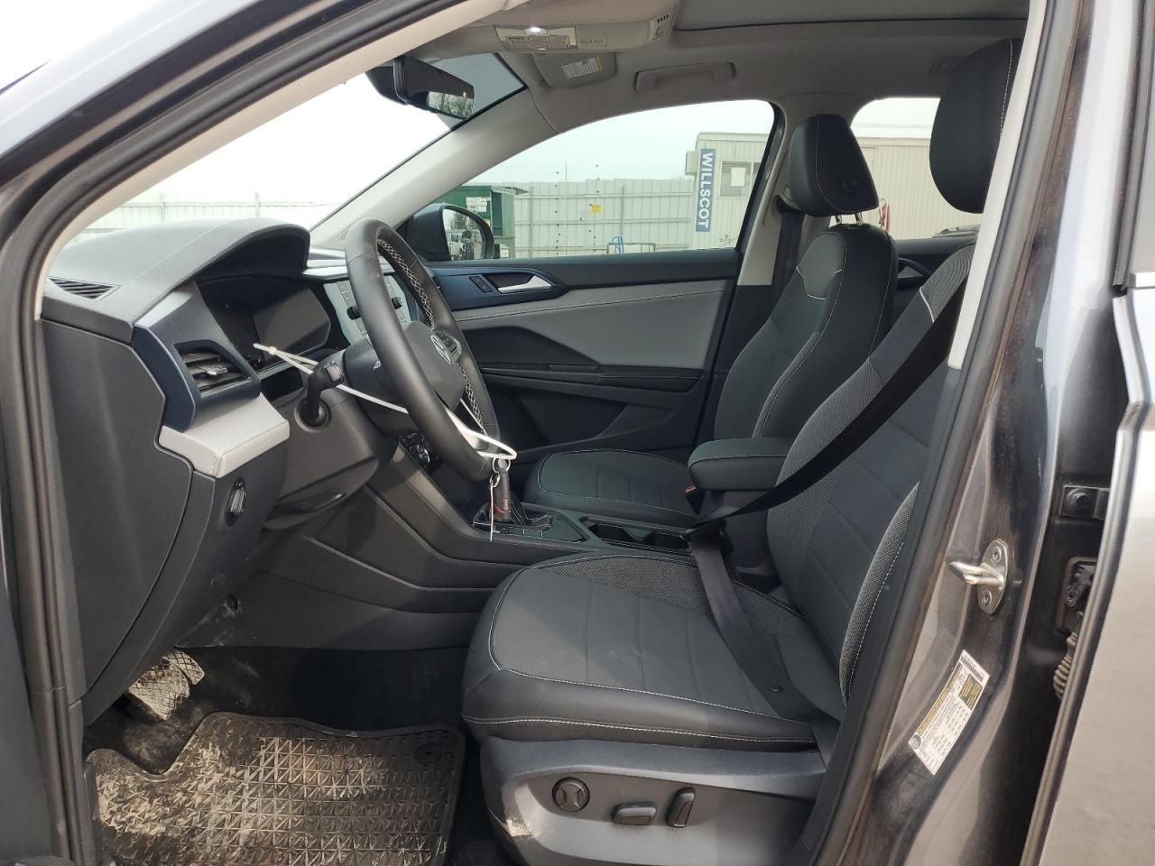 2024 Volkswagen Taos se