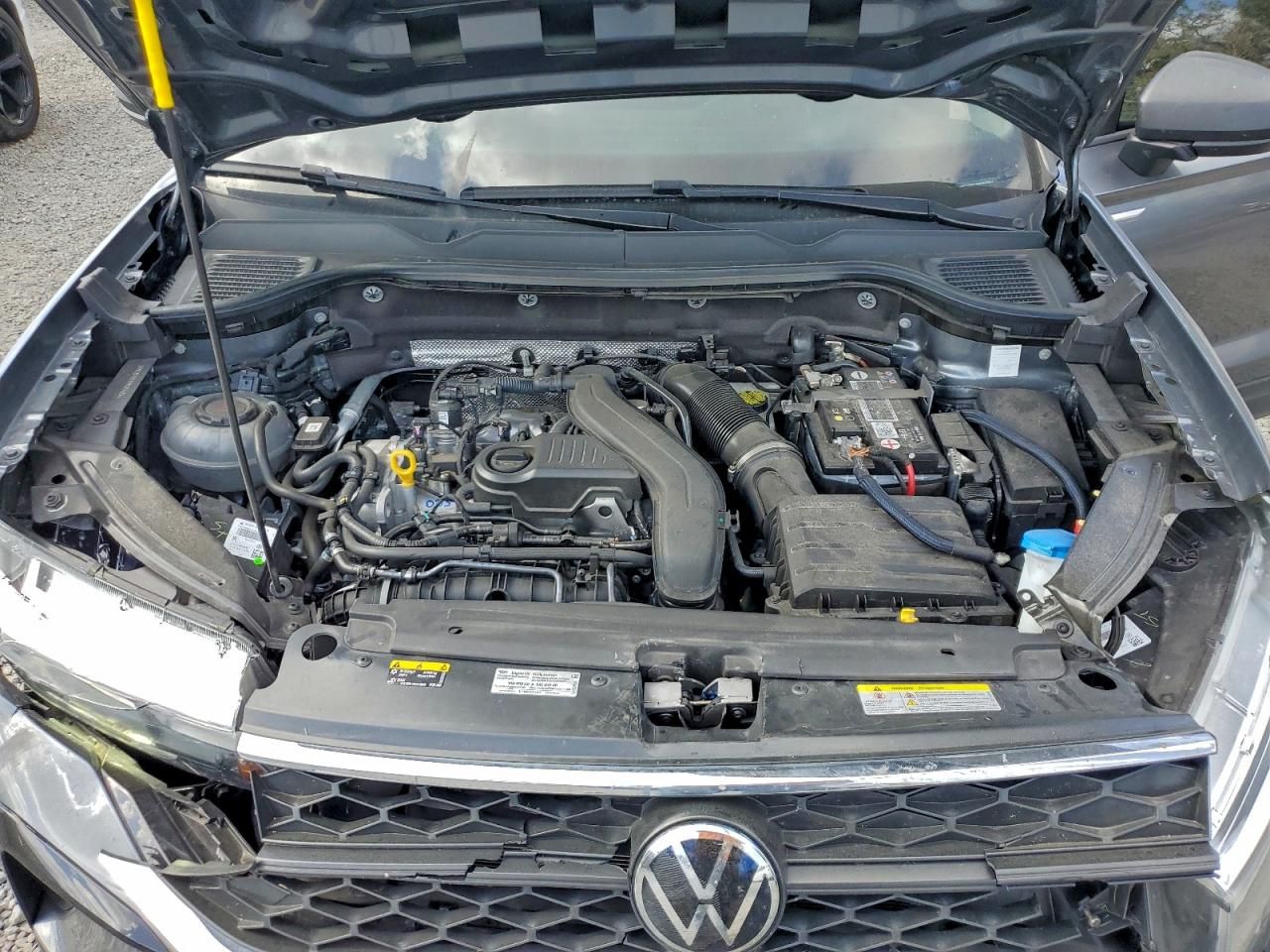 2023 Volkswagen Taos s