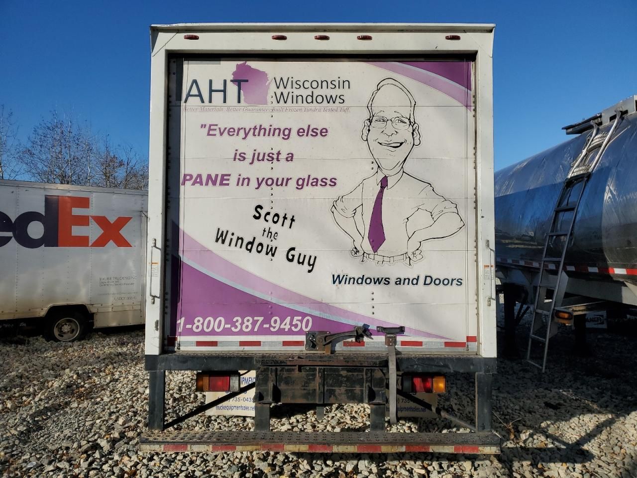 2018 Isuzu NPR HD BOX Truck