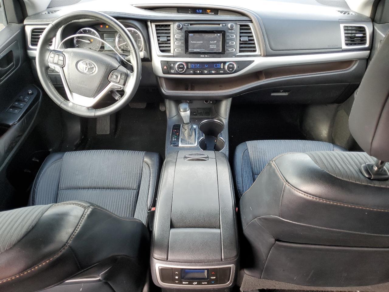 2015 Toyota Highlander le Plus